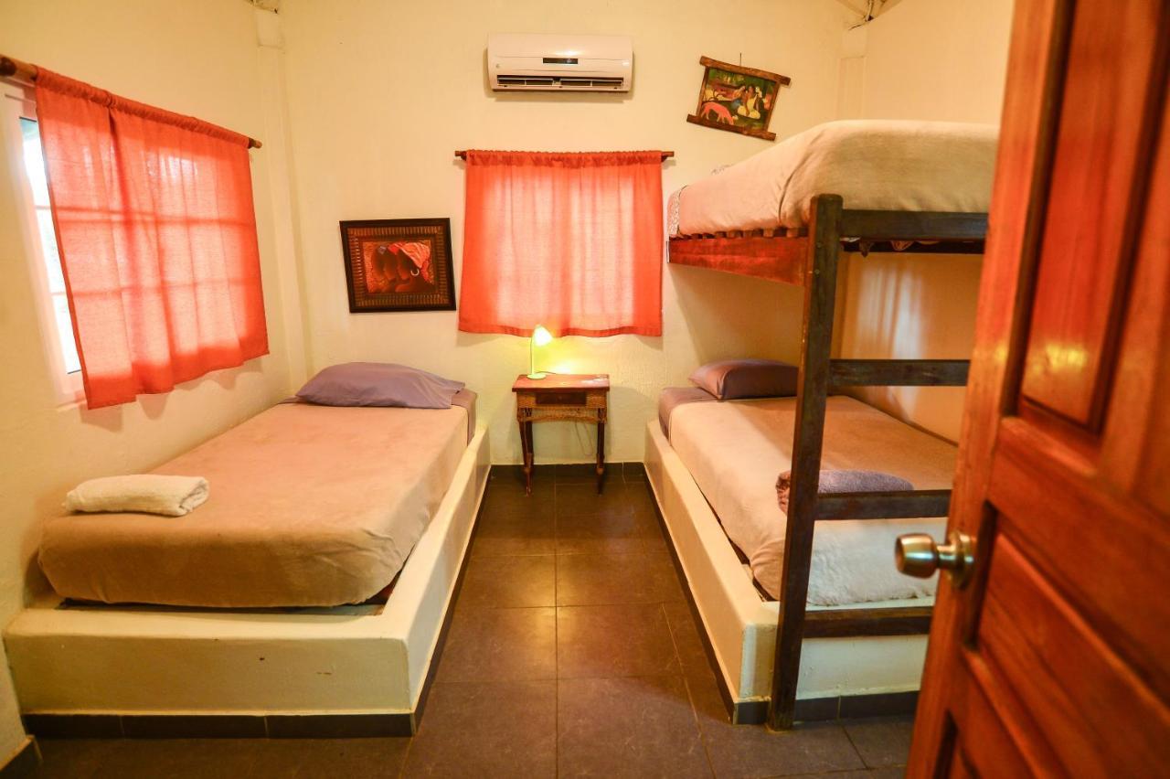 Hotel Oasis & Surf Camp سانتا كاتالينا المظهر الخارجي الصورة