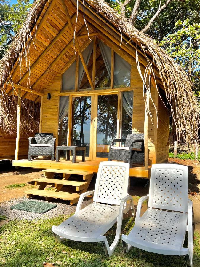 Hotel Oasis & Surf Camp سانتا كاتالينا المظهر الخارجي الصورة