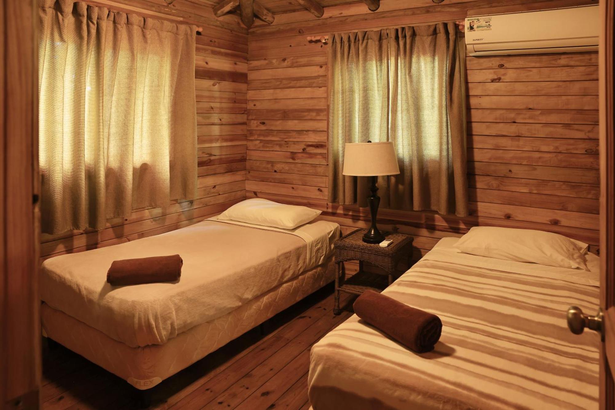 Hotel Oasis & Surf Camp سانتا كاتالينا المظهر الخارجي الصورة